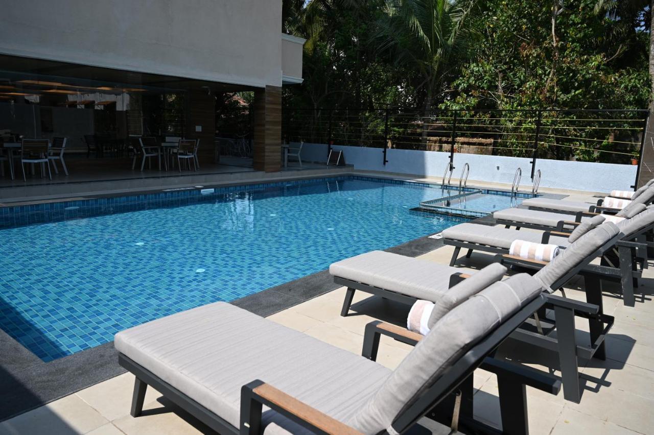 Resort The Lohias, Goa Candolim Exterior photo